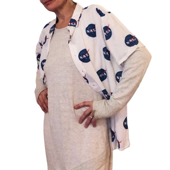 NWT NASA Chemistry white button down shirt LG short sleeve all over print logo - Picture 2 of 9